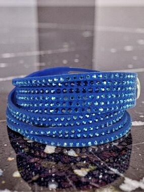 Swarovski Crystal Blue Wrap Bracelet in box ✨🤩💙